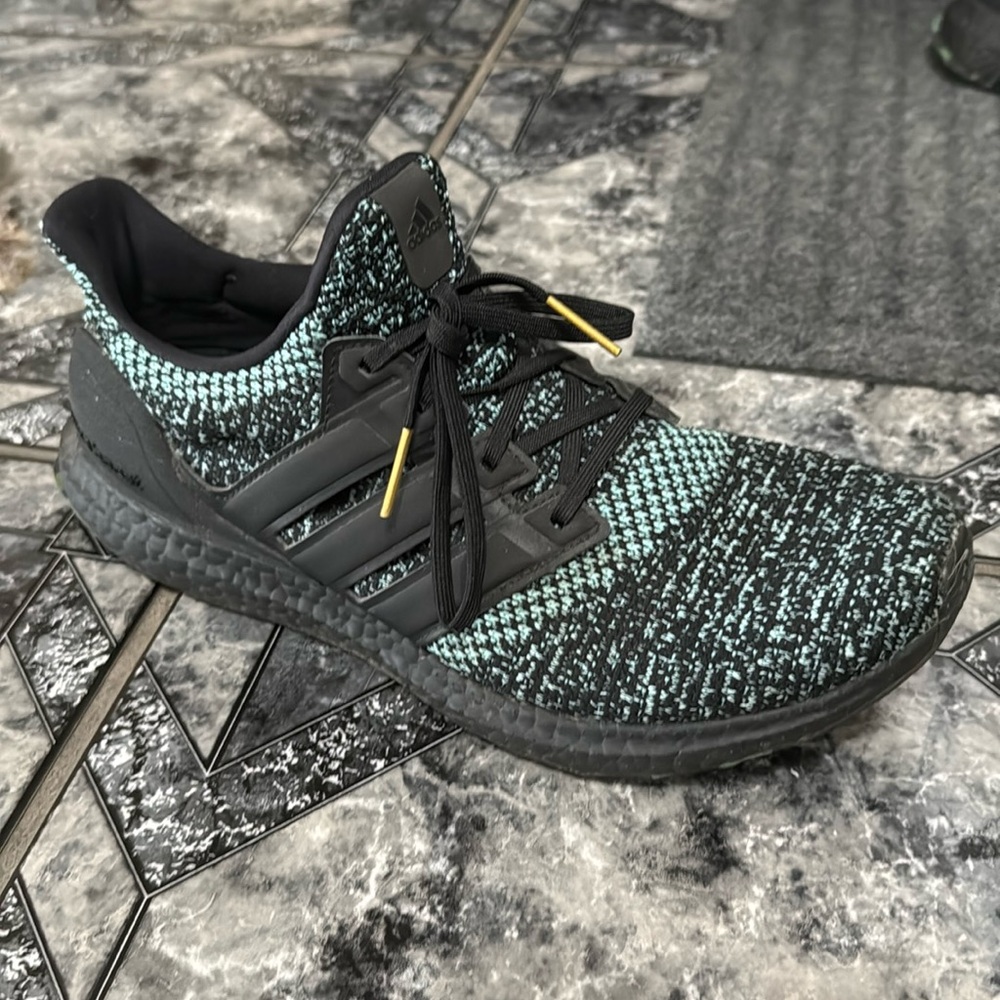 Rare adidas ultraboost color size 10